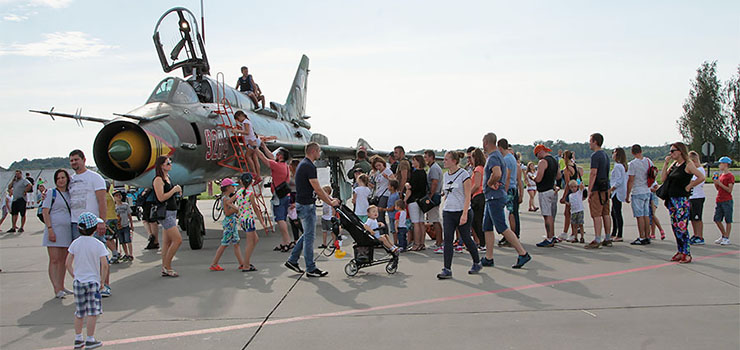 Tysice osb odwiedzio Open Air Day na lotnisku w Krlewie. Zobacz zdjcia z imprezy
