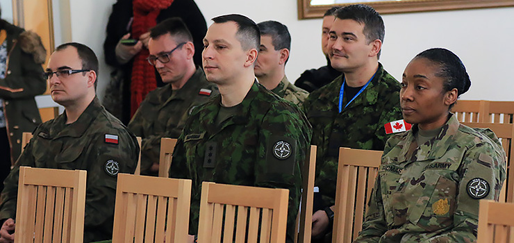 IPN uczy najnowszej historii Polski onierzy NATO stacjonujcych w Elblgu