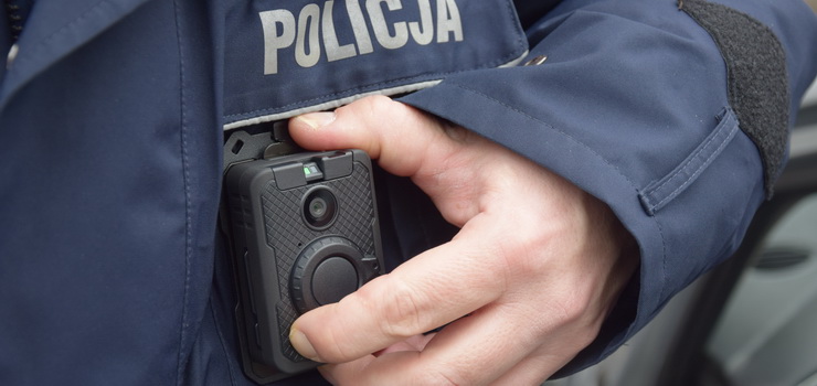Elblscy policjanci od kilku dni peni sub wyposaeni w kamery nasobne- zobacz film
