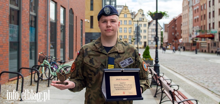 18-letni Jakub Konieczny w wolnym czasie pomaga na oddziale covidowym. „Widok by straszny”