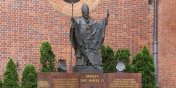 Elbląg: Radni PiS bronią Jana Pawła II. "Dowody są żadne, albo bardzo wątpliwe"