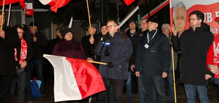 "Prdzej ni pniej ten rzd przejdzie do historii". Protest PiS w Elblgu (zdjcia)