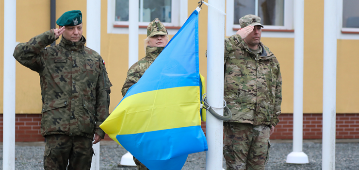 Flaga Szwecji podniesiona przed dywizj NATO w Elblgu (zobacz zdjcia)