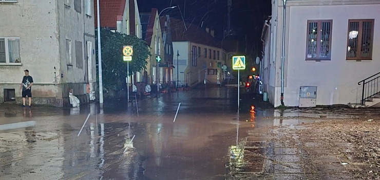 Woda zalaa ich domy. Mieszkacy Tolkmicka szykuj pozew – jest odpowied Wd Polskich