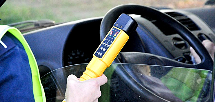 Pijany kierowca straci� samoch�d!