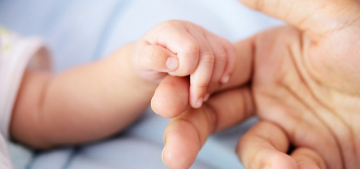 Do szpitala trafi�a 10-tygodniowa dziewczynka z obra�eniami wskazuj�cymi na przemoc