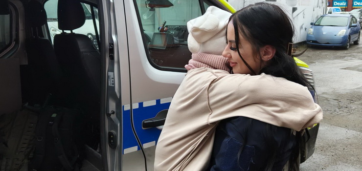 Zagin�a 7-latka. Bez but�w dotar�a pieszo do Hali Elzam