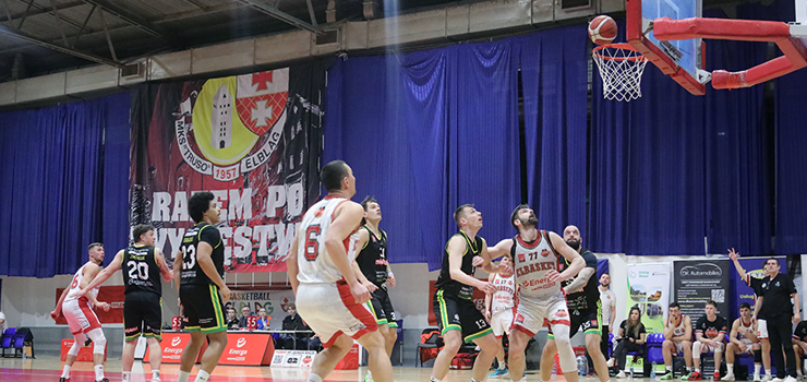 Koszykarze pokonali lidera! Czy b�d� play-offy? - zobacz galeri� zdj�� 