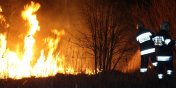 Pożar traw na wysokości Grochowa Pierwszego (zobacz zdjęcia)