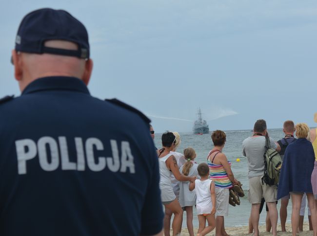 Fina policyjnej sztafety pywaczek w Krynicy Morskiej, fot. 8
