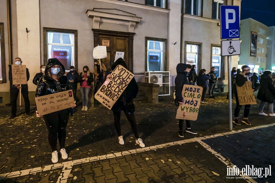  "PiS wypowiedzia kobietom wojn". Kilka tysicy elblan ponownie wyszo na ulice, fot. 1