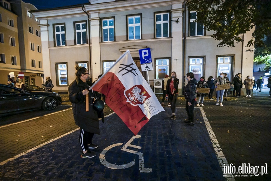  "PiS wypowiedzia kobietom wojn". Kilka tysicy elblan ponownie wyszo na ulice, fot. 2