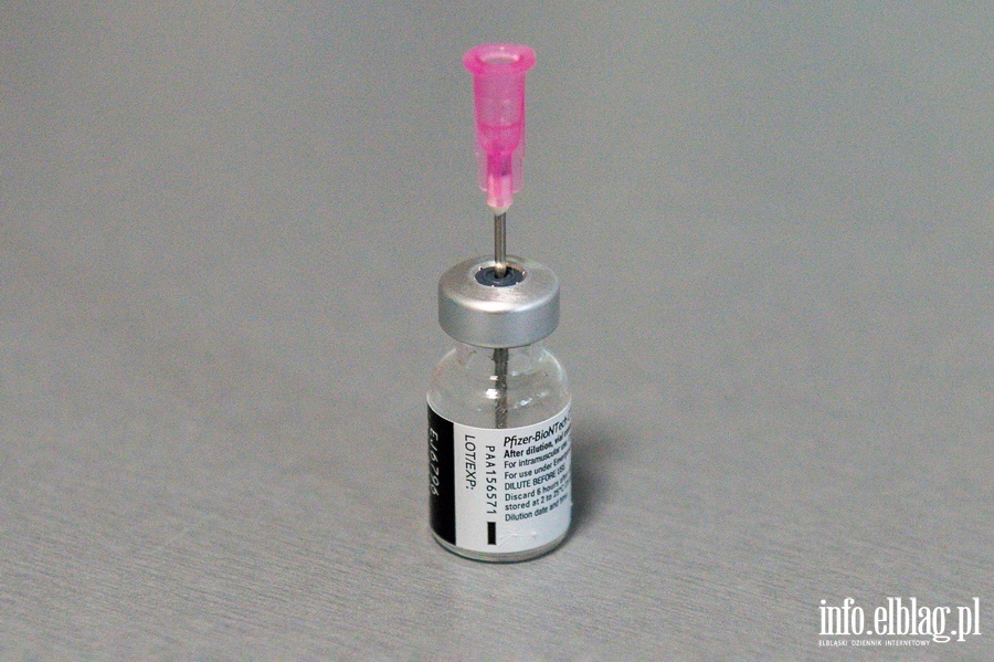 W Szpitalu Miejskim odbyy si pierwsze szczepienia przeciwko COVID-19, fot. 19