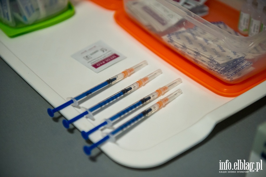 W Szpitalu Miejskim odbyy si pierwsze szczepienia przeciwko COVID-19, fot. 22