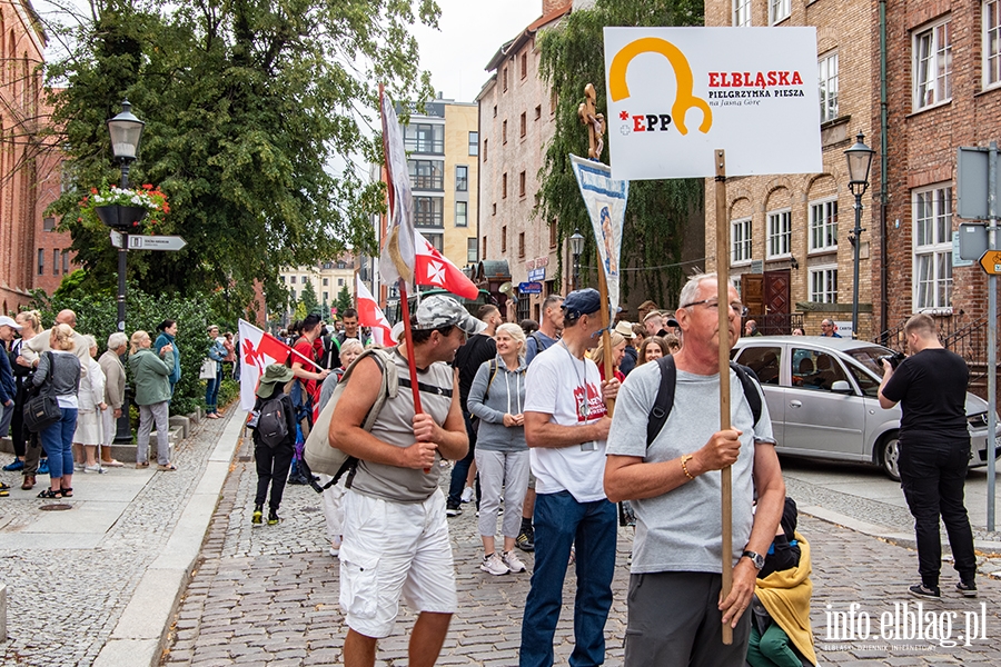 XXX Elblska Pielgrzymka Piesza. Wierni id na Jasn Gr, fot. 11