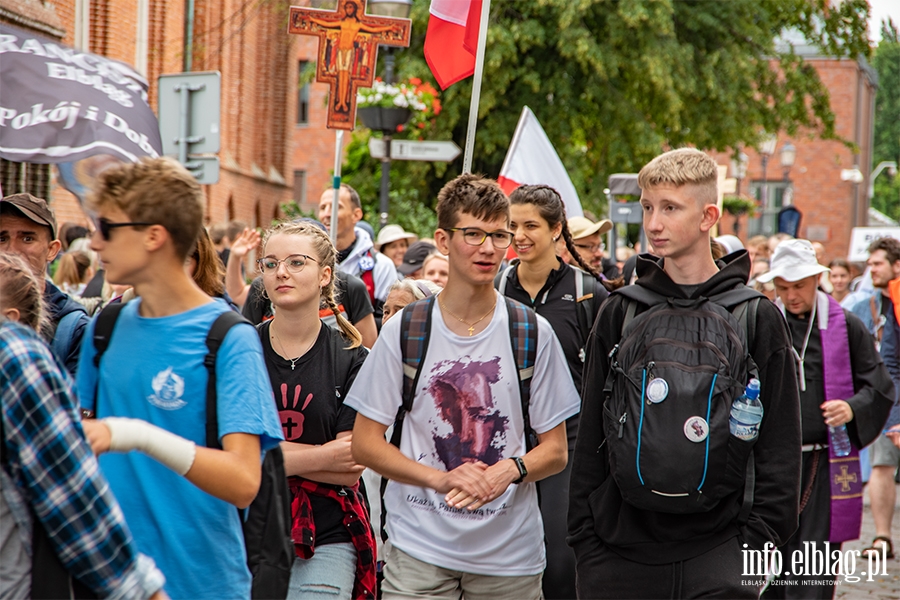 XXX Elblska Pielgrzymka Piesza. Wierni id na Jasn Gr, fot. 17