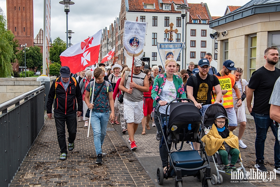 XXX Elblska Pielgrzymka Piesza. Wierni id na Jasn Gr, fot. 24