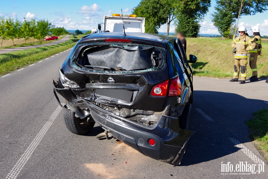 Kierujca audi nie zachowaa ostronoci. Uderzya w nissana i wjechaa do rowu, fot. 9