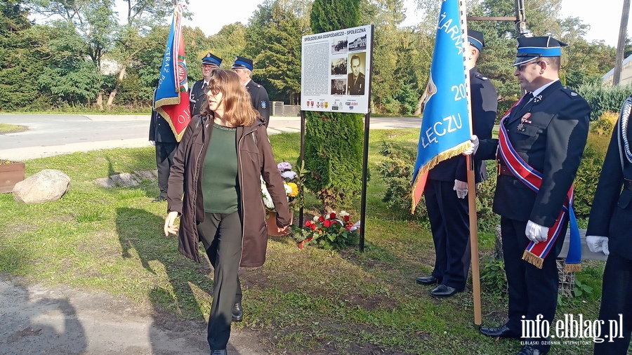 Pogrodzie, cze: Odsonicie kamienia pamitkowego i tablic, fot. 21