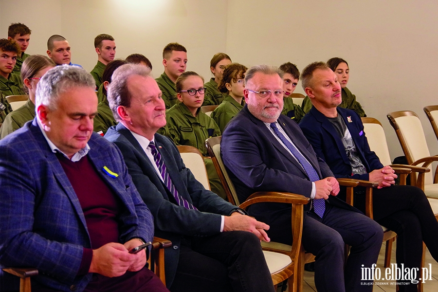 "Wszyscy dziaamy pod flag biao-czerwon". W Elblgu trwa I Oglnopolski Kongres rodowisk Patriotycznych, fot. 11