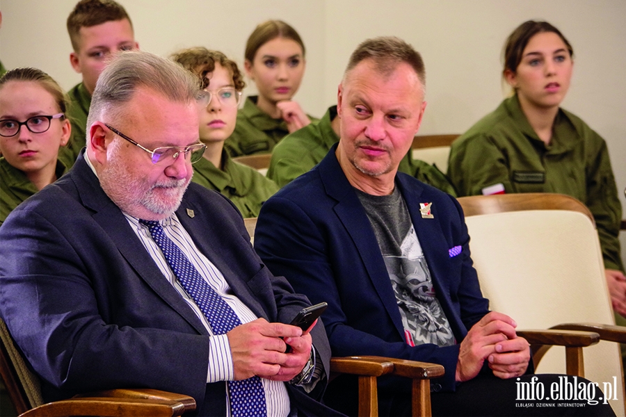 "Wszyscy dziaamy pod flag biao-czerwon". W Elblgu trwa I Oglnopolski Kongres rodowisk Patriotycznych, fot. 13