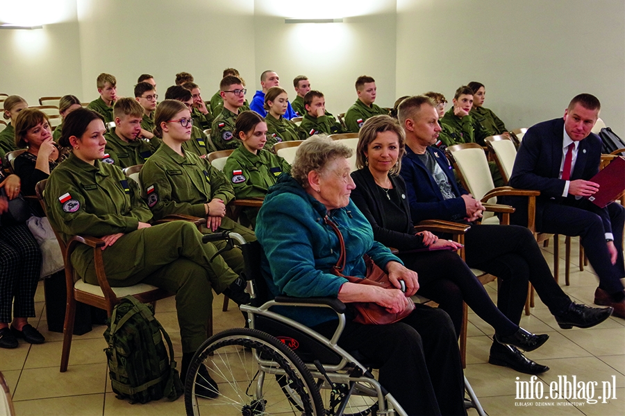 "Wszyscy dziaamy pod flag biao-czerwon". W Elblgu trwa I Oglnopolski Kongres rodowisk Patriotycznych, fot. 29