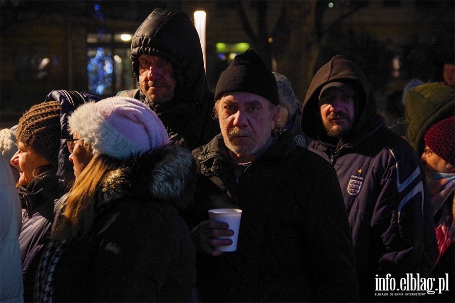 Elblg: Wigilia dla potrzebujcych. witecznie na Placu Dworcowym, fot. 19