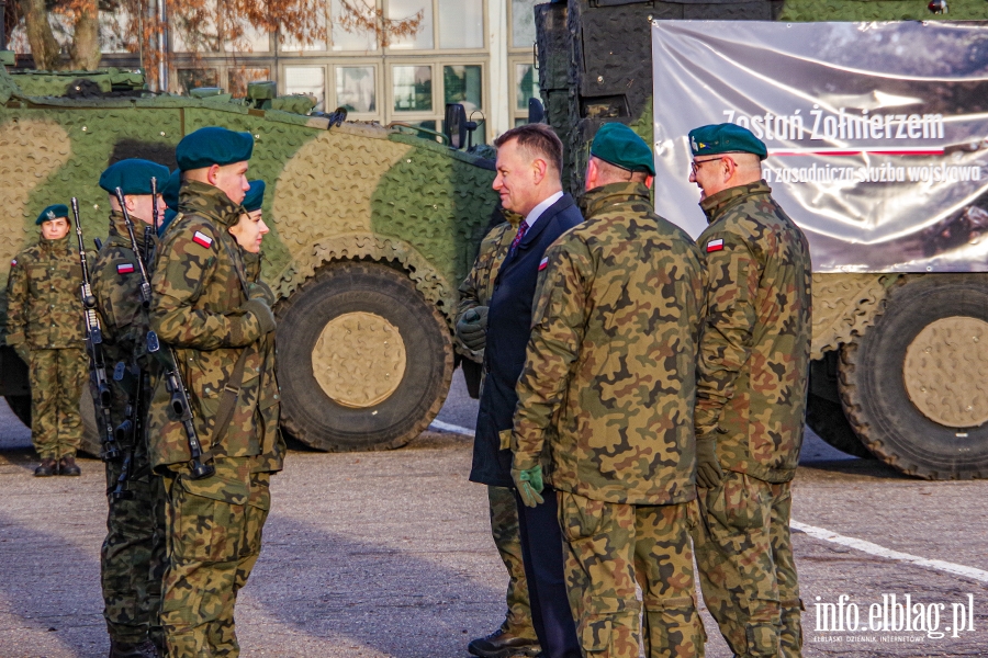 Minister Baszczak spotka si z ochotnikami. "Wane jest, aby Wojsko Polskie byo coraz liczniejsze", fot. 1
