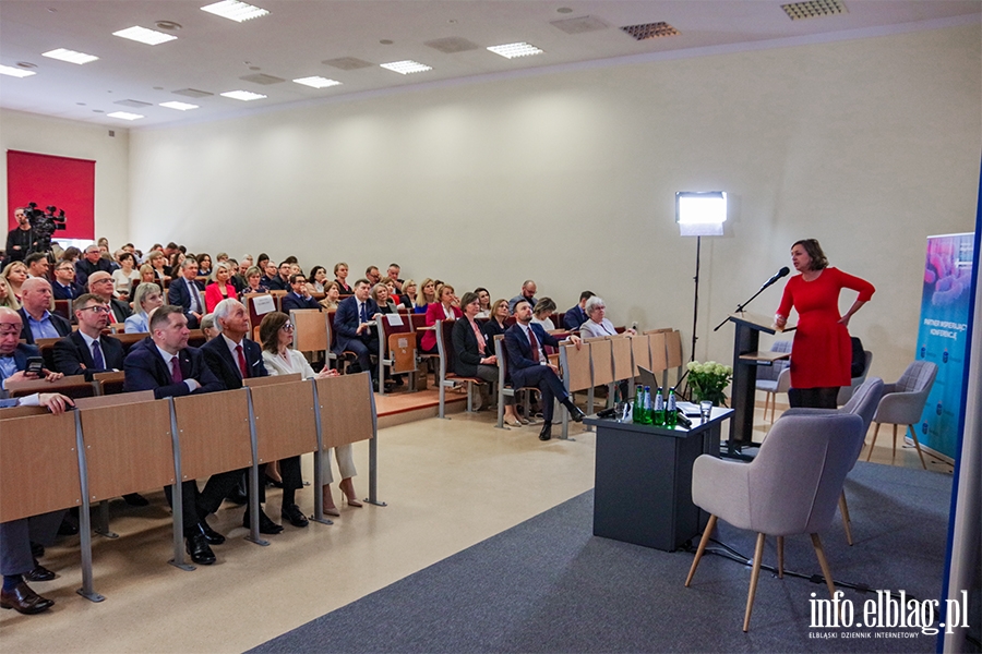  Adam Niedzielski i Przemysaw Czarnek podczas Konferencji Elblg Public Health AMiSNS, fot. 76