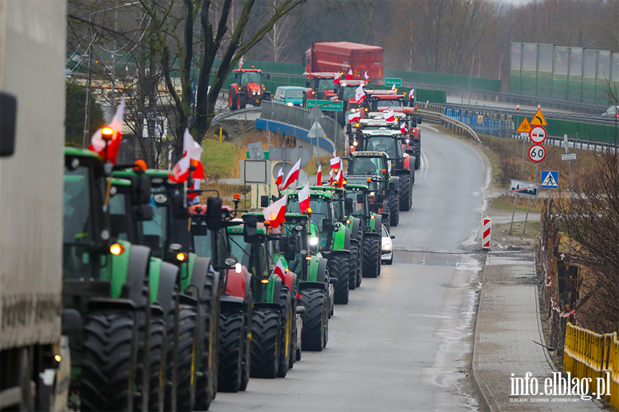 Elblg: Rolnicy protestuj na obwodnicy. Kilkaset maszyn zablokowao drog S7, fot. 8