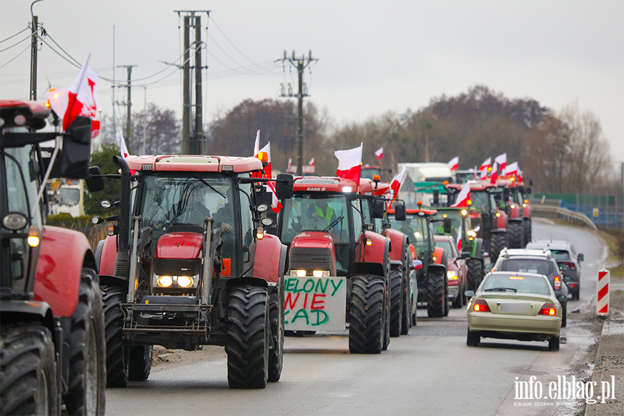 Elblg: Rolnicy protestuj na obwodnicy. Kilkaset maszyn zablokowao drog S7, fot. 11