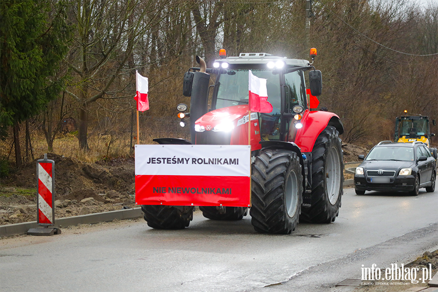 Elbląg: Rolnicy protestują na obwodnicy. Kilkaset maszyn zablokowało drogę S7