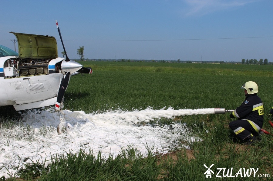 Awaryjne ldowanie samolotu na polu w Grochowie Trzecim, fot. 8