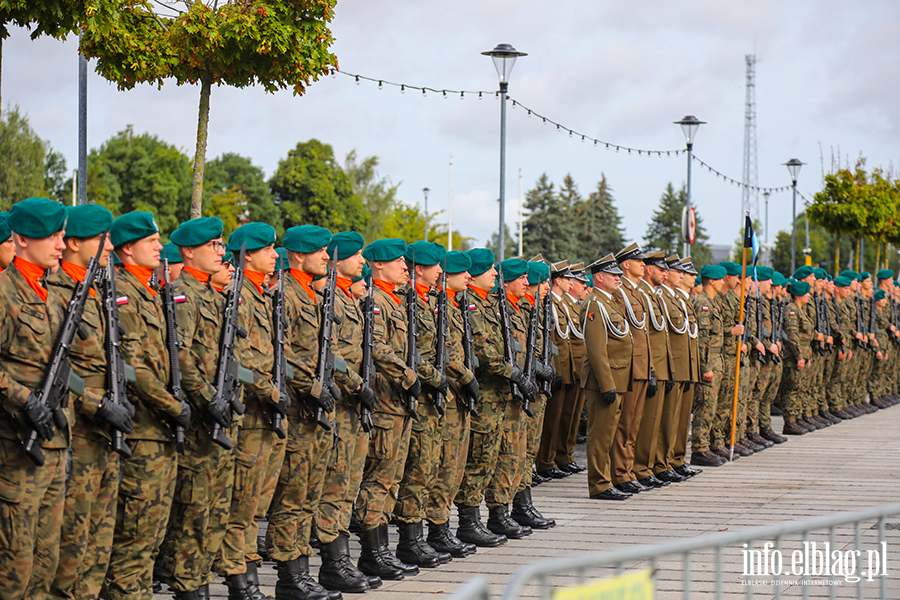 Dzi Odbya si Przysiga Wojskowa na Bulwarze Zygmunta Augusta , fot. 2