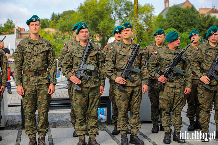 Dzi Odbya si Przysiga Wojskowa na Bulwarze Zygmunta Augusta , fot. 3