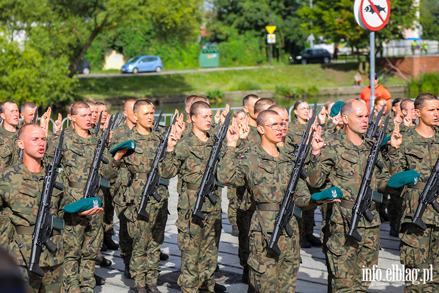 Dzi Odbya si Przysiga Wojskowa na Bulwarze Zygmunta Augusta , fot. 11