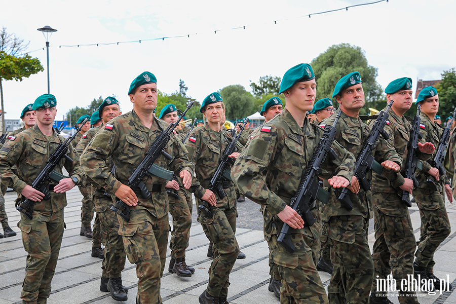 Dzi Odbya si Przysiga Wojskowa na Bulwarze Zygmunta Augusta , fot. 40