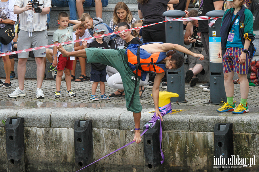 Festiwal Enklawa - akrobacje na linie, fot. 25