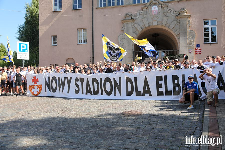 Manifestacja kibicw przed Ratuszem oraz Atrakcje dla dzieci w Parku Planty, fot. 37