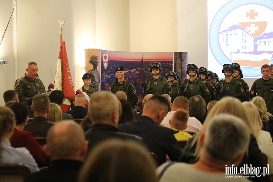 lubowanie uczniw Technikum im. Flagi Polski, fot. 23