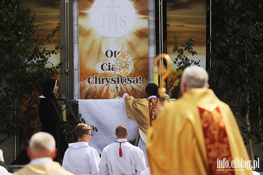Ulicami Elbl�ga przesz�y procesje Bo�ego Cia�a. Zobacz procesj� na Starym Mie�cie, fot. 67
