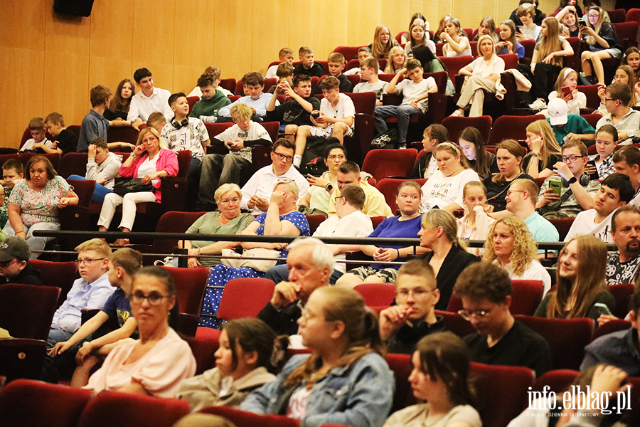 "Prawdziwe instrumenty, muzyka na �ywo i zdolna elbl�ska m�odzie� w dobrze znanym repertuarze", fot. 3