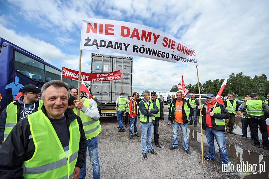 Blokada drogi krajowej nr 7 w Kiezmarku. Protest rybakw, fot. 6
