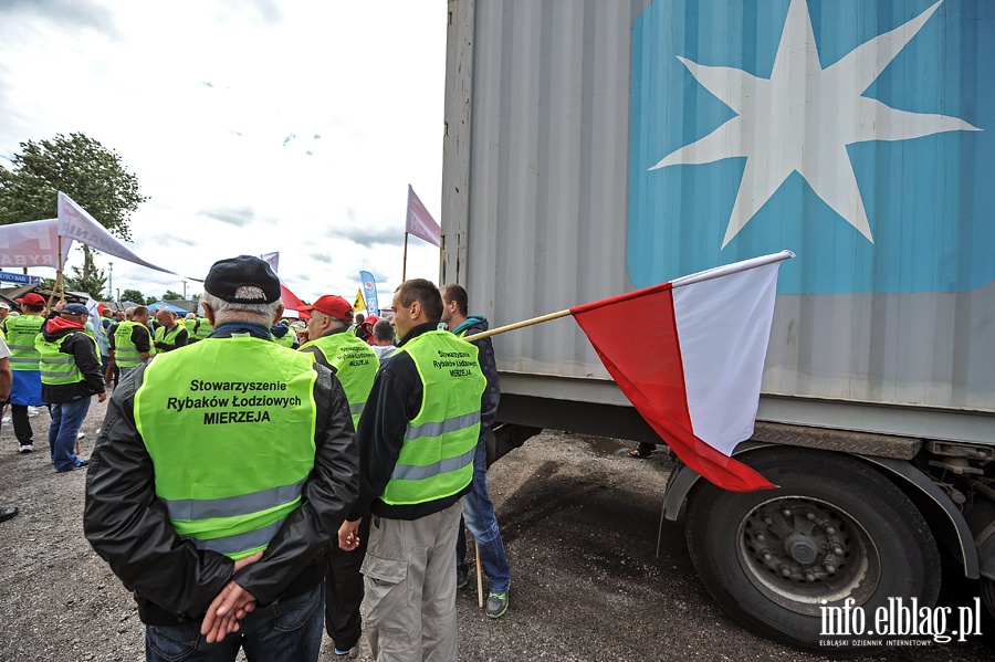 Blokada drogi krajowej nr 7 w Kiezmarku. Protest rybakw, fot. 10