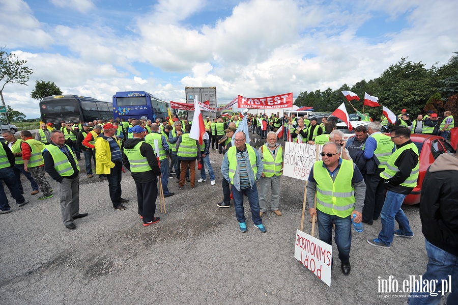 Blokada drogi krajowej nr 7 w Kiezmarku. Protest rybakw, fot. 12