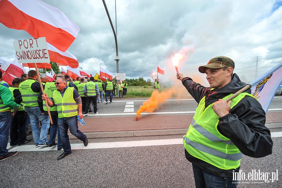 Blokada drogi krajowej nr 7 w Kiezmarku. Protest rybakw, fot. 27